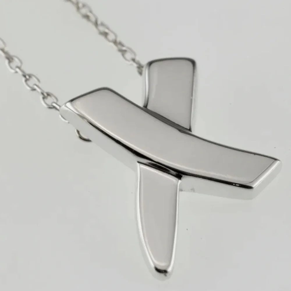 Tiffany & Co. Sterling Silver Paloma Picasso X Kiss Pendant Necklace 16